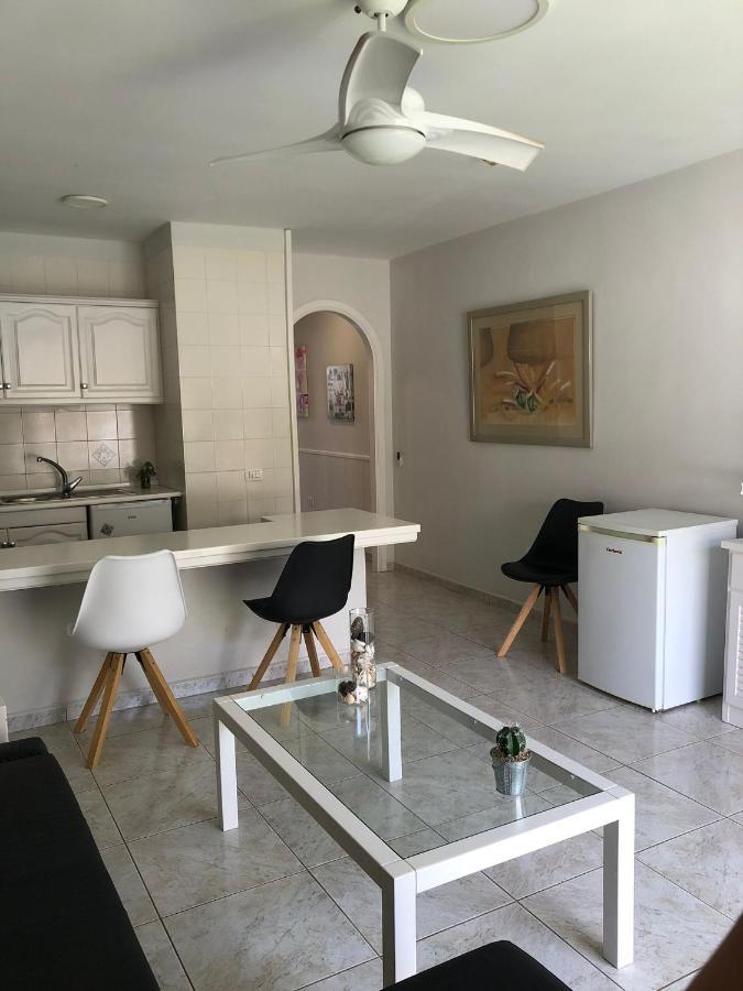 Apartamento De 1 Dormitorio En Victoria Court 2 Los Cristianos. Los Cristianos  Eksteriør billede
